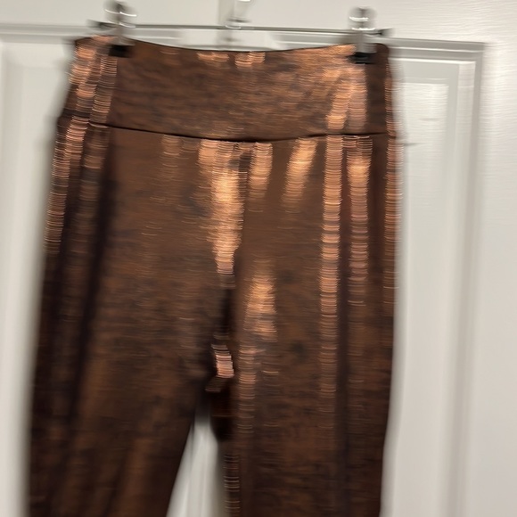 Wild fable metallic animal print brown stretch pants. NWT. 88 poly/12spandex - Picture 3 of 6